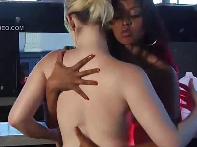 Die Frau hat kostenlose pornofilme mit reifen frauen ein Bad genommen und dann die Smae mit dem großen schwarzen Schwanz gemacht
