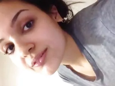 Gebräunte junge Hure Keisha Grey reitet Penis gratis reife frauen in Reverse Cowgirl