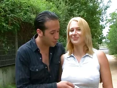 Kerl mag nackten Körper sexfilme gratis mit reifen frauen der Nachbarin und bohrt sie in der Nacht
