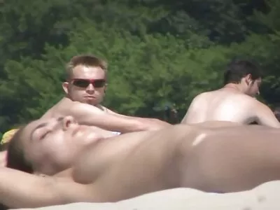 Die beste Freundin einer bezaubernden Blondine gratis pornos von reifen frauen fickt sie, nachdem sie Sushi gegessen hat