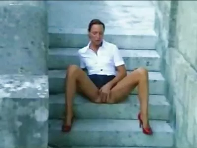 Nach etwas Spaß gratis pornofilme reife frauen am Strand gingen die Liebenden in ihr Hotelzimmer