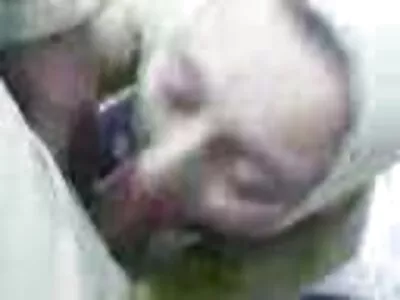 Cuckold genießt den Anblick, während ein Typ sein Küken kostenlose sexvideos mit reifen frauen bumst