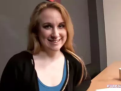 Sie liebt es, seinen Schwanz hart zu machen und einen kleinen reife porn tube Ritt zu machen